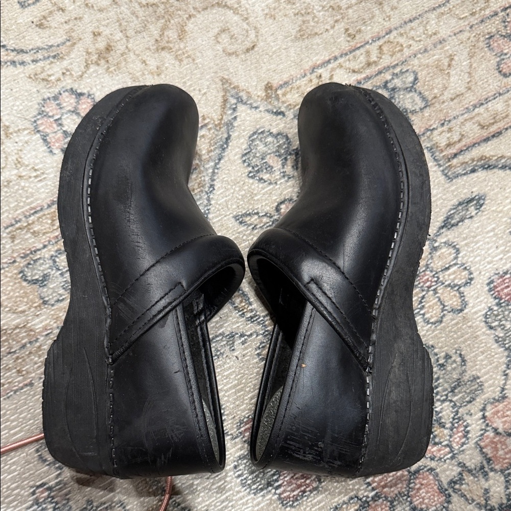 Dansko Black Wide XP 2.0 Mules 6.5 Wide clogs - Picture 6 of 6